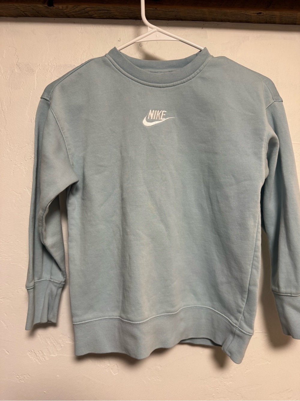 Nike women’s Light Blue Crewneck Sweatshirt